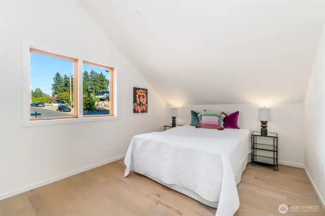 Secondary bedroom - Upper