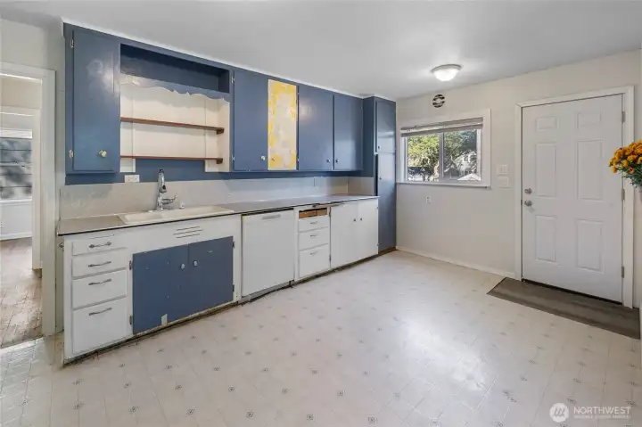 Large kitchen awaiting your design.