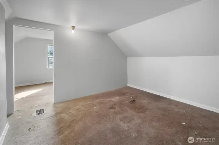 Little room off of one of the upstairs bedrooms.