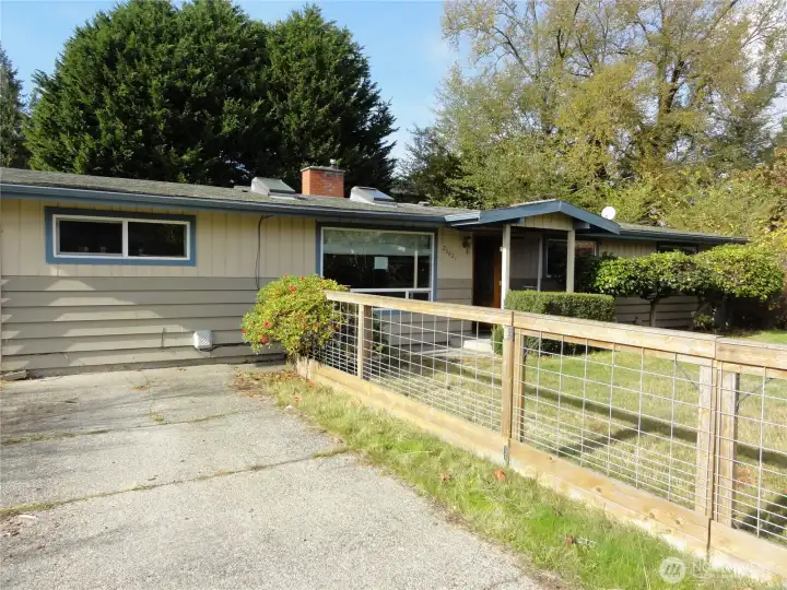 Wow! Fantastic opportunity on this 3 bedroom home that could easily be a 4 bedroom!