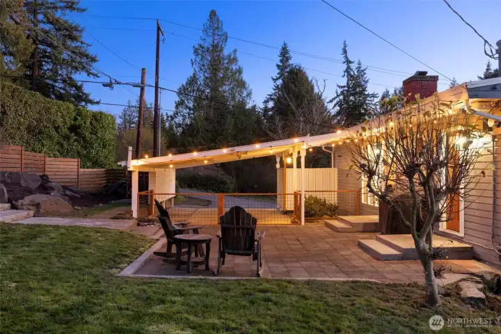 Great front yard for relaxing and playing some yard games