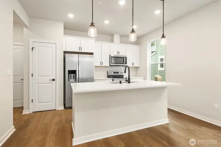 Island kitchen, frig included Island kitchen, frig included