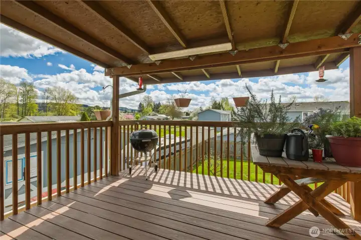 Back upper back covered deck