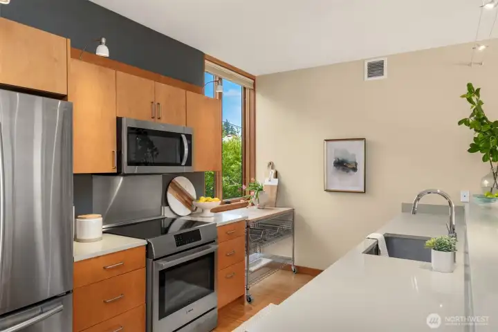 The Bosch induction range offers lightning-fast heat and incredible energy efficiency, all while remaining cool to the touch.