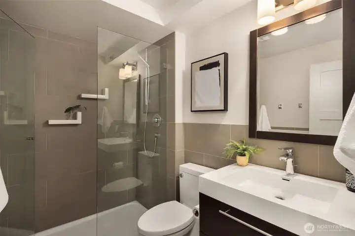 Lower level bath 2