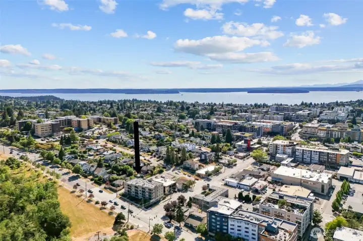 Be in the thick of West Seattle living while still having more than 1,000sf of living space