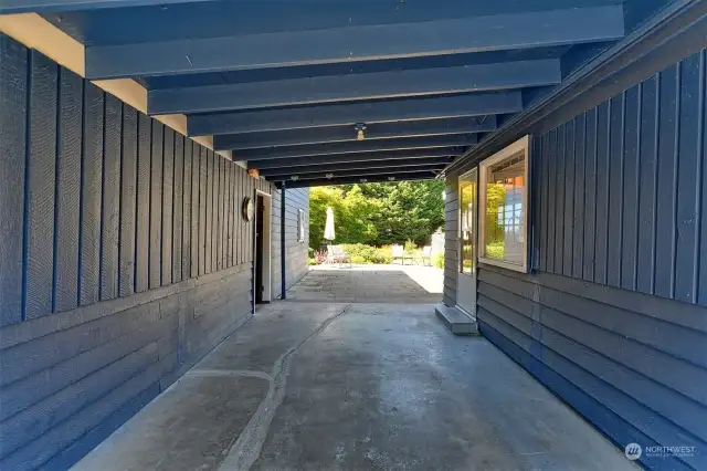 Covered breezeway connecting home & garage
