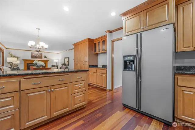 View to other side of kitchen.