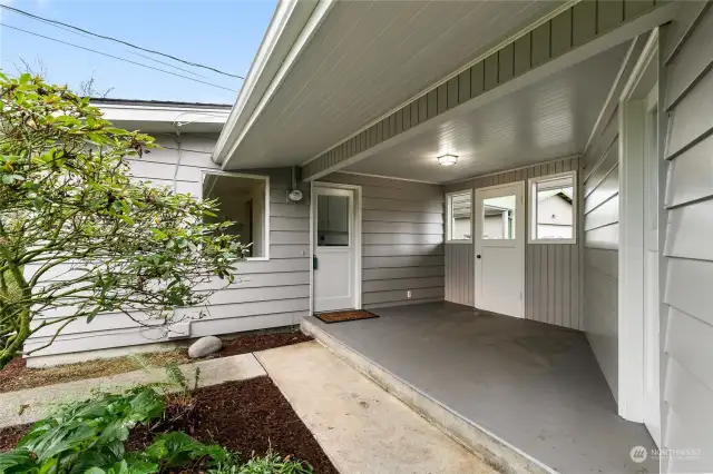 Breezeway to garage