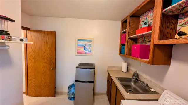 Laundry room w/ sink