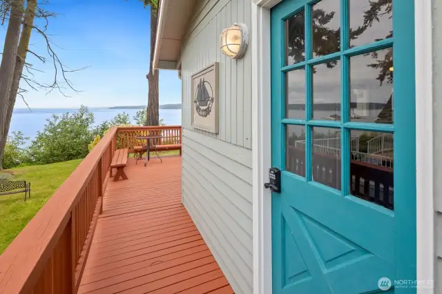 View deck wraps around to side main entrance