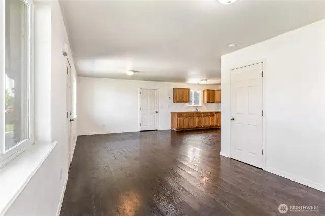 Turn to a room/another living room
