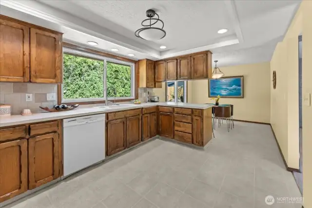 Kitchen/Breakfast Nook