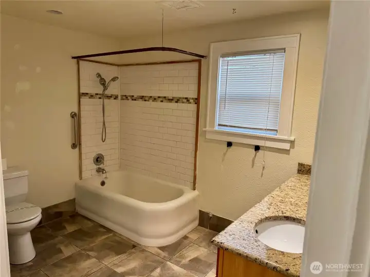 Primary bath
