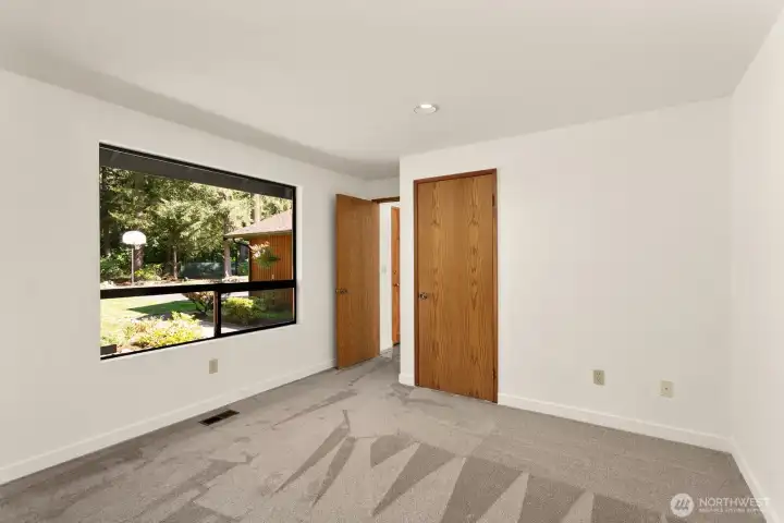 Office/potential 4th bedroom