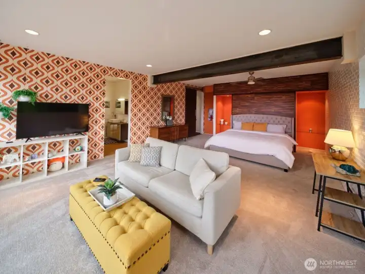 Bedroom 3 w/ sitting area, lower level