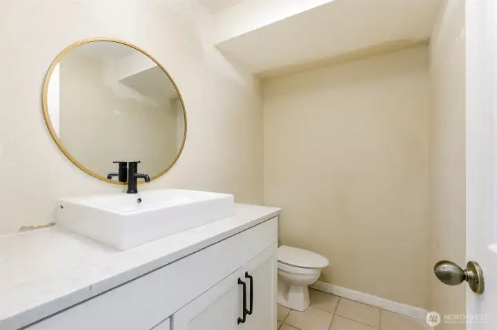 Downstairs Extra Room Private Bathroom