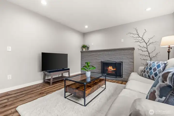 Living room from entry - fire added digitally