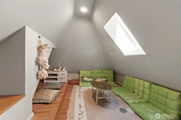 meditation room off great room in mezzanine