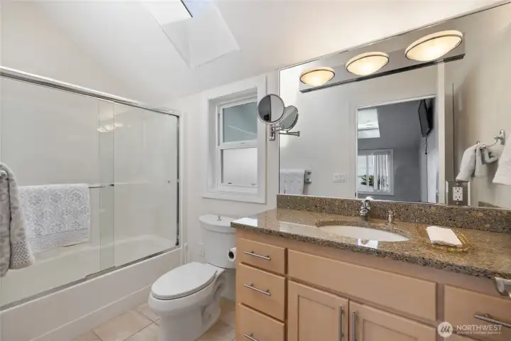 Jr Suite full bathroom.