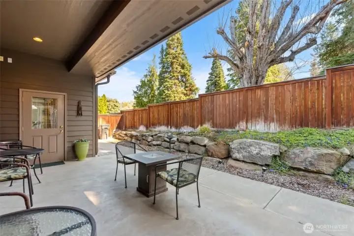 Lovely Covered Patio in Private Yard
