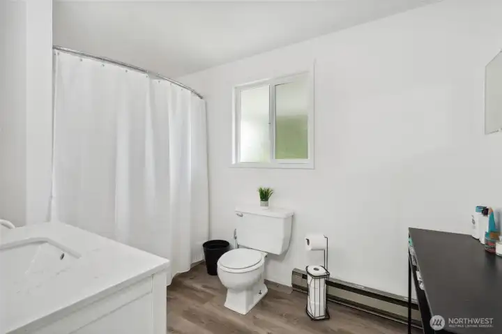upstairs full bathroom