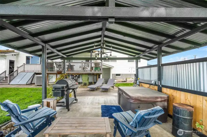 Pergola for BBQs and hottubbing