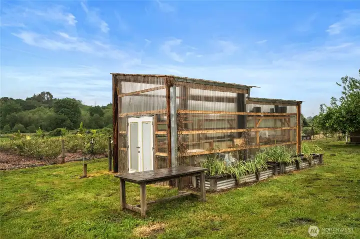 Envy inspiring greenhouse/potting shed