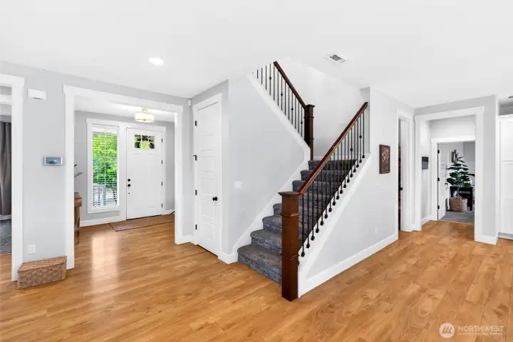 Head upstairs for the other 2 bedrooms Head upstairs for the other 2 bedrooms