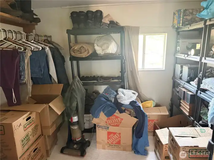 Closet/storage
