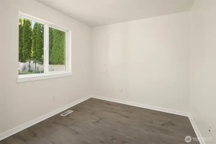 Mainfloor Office/4th bedroom