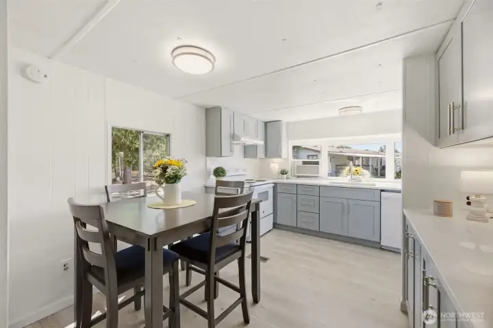 Nice Dining nook area
