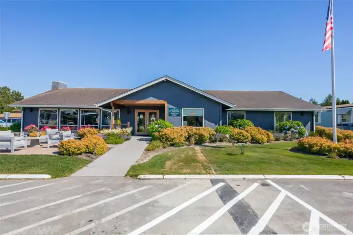 Large club house with Community Activities To enjoy