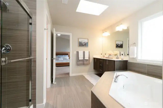 Another view of the spa-like En Suite. Modern design with clean lines and stylish finishes.