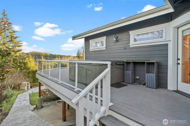 Hot tub with access to bedroom conveys