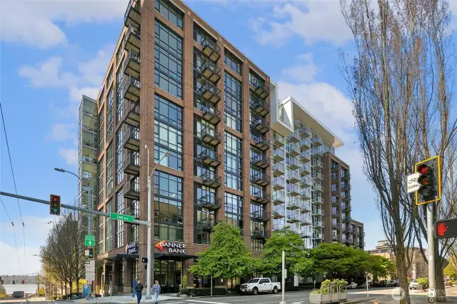 The Gallery condo @ 2nd Ave & Broad