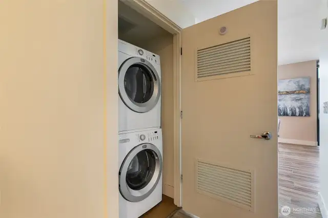 Full size stackable washer & dryer
