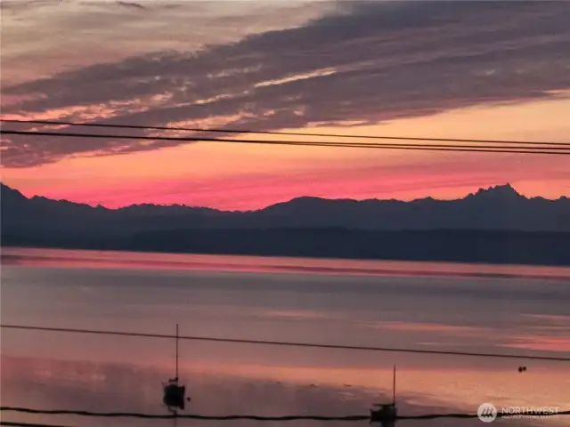 Glorious sunrises (and moon rises) await you!