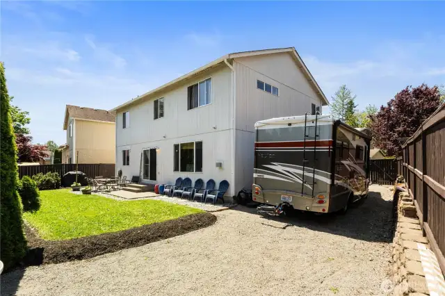 Fully Fenced Backyard with RV/Boat Parking!