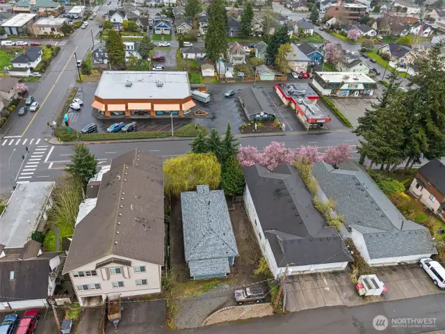 Steps to downtown Everett