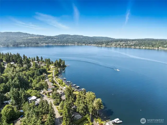 Lake Sammamish is the lake to live on - absolutely stunning!