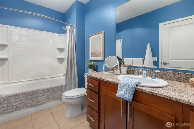 Full hall bath.