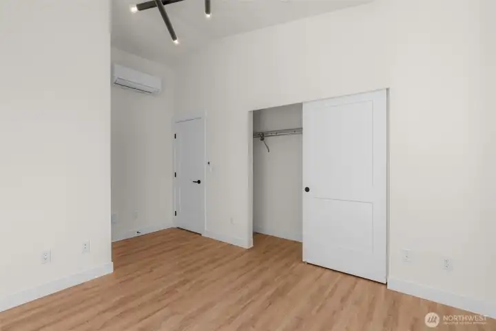 2nd bedroom can be used as office space.