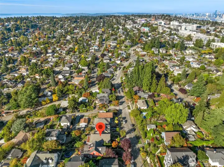 This home is located right off Erskine Way, which is a quick jaunt to the Alaska Junction and all the wonderful cafés and restaurants.