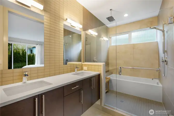 The primary bathroom is like a spa rereat.