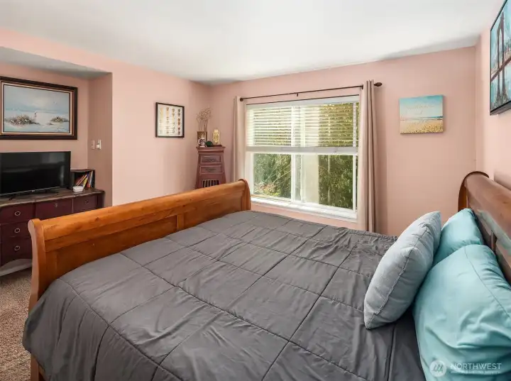 Basement bathroom, replete with bathtub