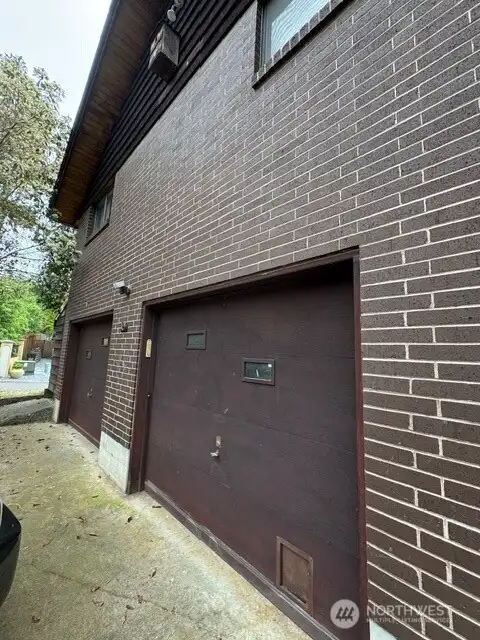 Attached 2 Car Garage