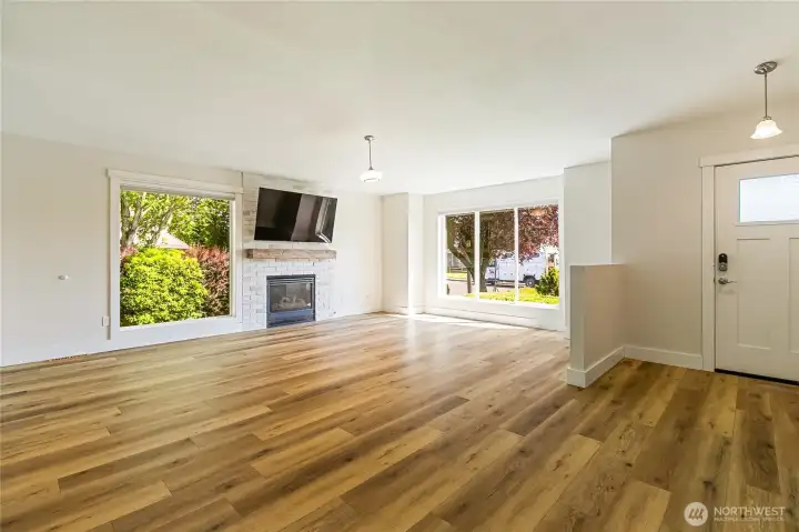 Mounted Tv stays with home