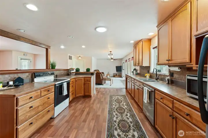All appliances stay!
