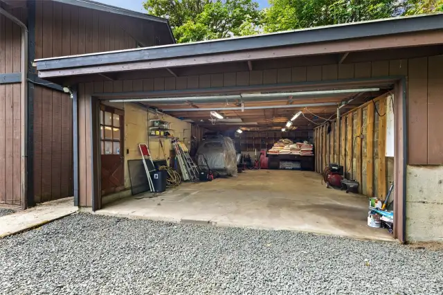 4 car deep garage.  So much room.